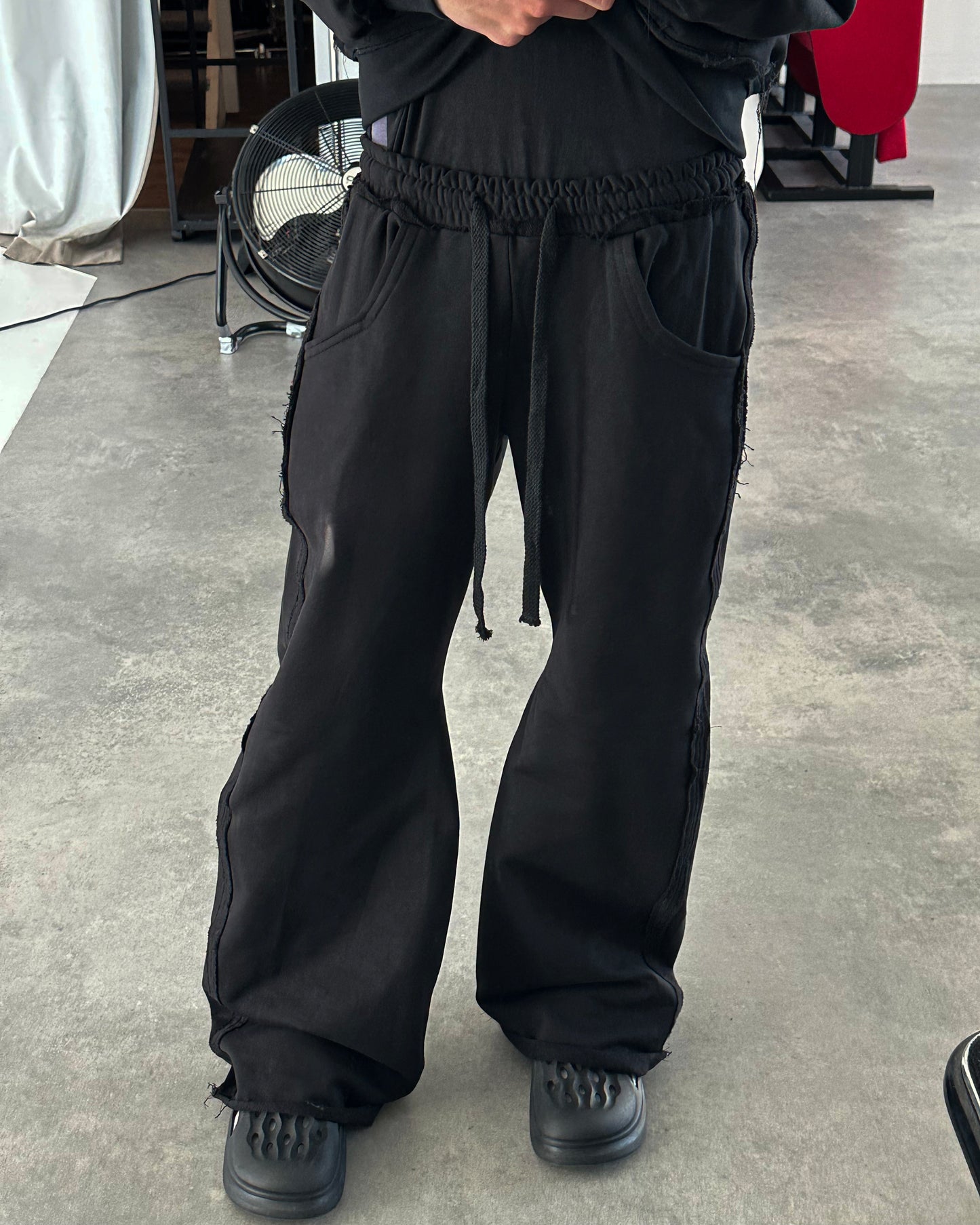 FLARED  SWEATPANTS TEXTURED SEAMS